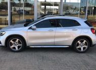 Mercedes-Benz GLA 200 (A)