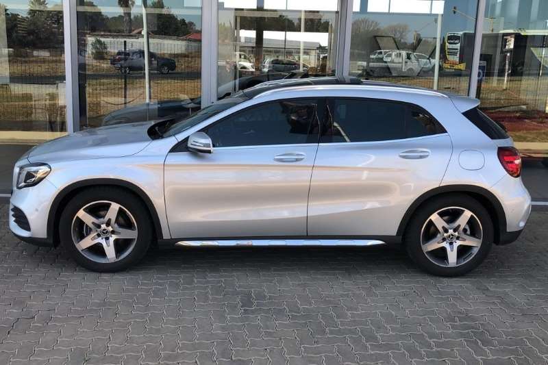 Mercedes-Benz GLA 200 (A)